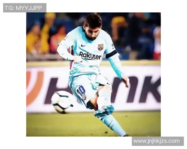 高个子足球明星的魅力与成就探索:他们如何在绿茵场上书写传奇